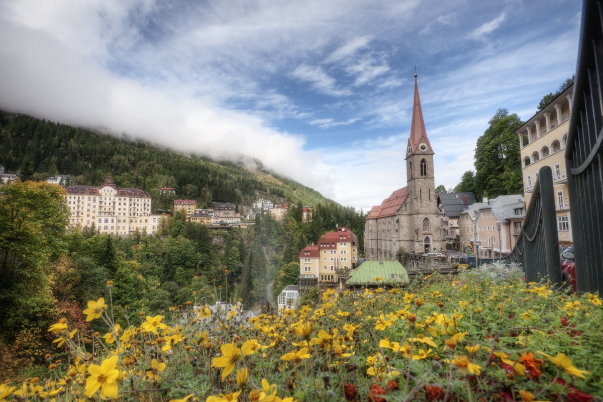 Vores mål i Østrig er Bad Gastein - en smuk gammel termalbadeby