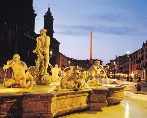 Her er Piazza Navona smukt oplyst