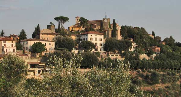 Snart begynder det smukke toscanske landskab at dukke op