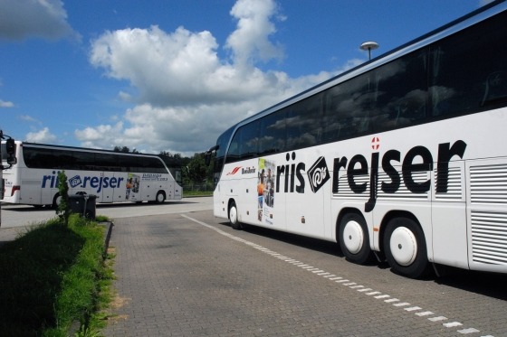 Efter opsamling i hele landet og påstigning i hoved bussen i Kolding, kører vi via Padborg til Andernach, hvor vi går om bord på vores skib
