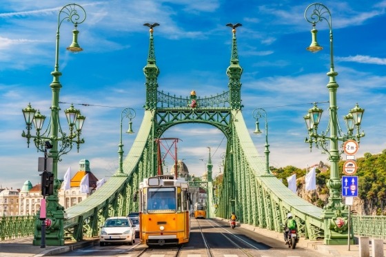 Beliggende ved den vældige Donauflod har Budapest igennem tiderne spillet en central rolle for såvel den handelsmæssige som den kulturelle udvikling i Øst- og Centraleuropa