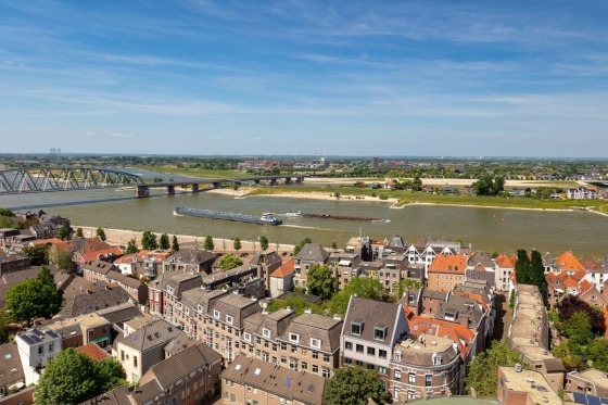 Dette flodkrydstogt byder på intet mindre end Rhinen i næsten hele sin udstrækning, fra Amsterdam i Holland og helt til Basel i Schweiz