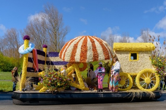 Kom med til Holland den 17. til 20. april, når det halve Holland og resten af verden overværer den imponerende blomsterparade fra Noordwijk til Haarlem