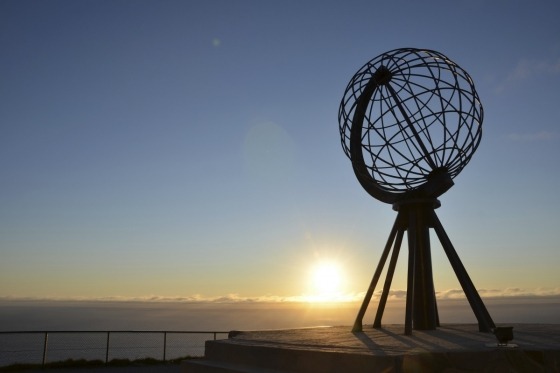 Når du står på Nordkapklippen kl. 23.59 og betragter midnatssolen, og når du vågner en tidlig morgen på Lofoten og betragter det enestående naturscenarie, der udspiller sig, så forstår du, hvorfor denne rejse står som noget helt særligt for rigtig mange mennesker