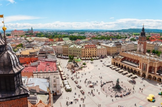 Har du prøvet vores rejse til Prag og synes om det, så anbefaler vi dig, og alle andre, Krakow. Her præsenteres du for en af Østeuropas smukkeste og mest spændende byer