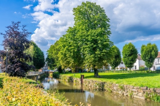 Valkenburg er blevet utroligt godt modtaget af vores gæster, og du bliver helt sikkert også rigtig godt tilfreds med denne rejse. Det gode ved Valkenburg er, at den ligger lige i et smørhul med kort afstand til gode og interessante besøgsmål som Maastricht og Aachen, og at Valkenburg, der ligger ved floden Geul, i sig selv bare er værd at bo og holde ferie i