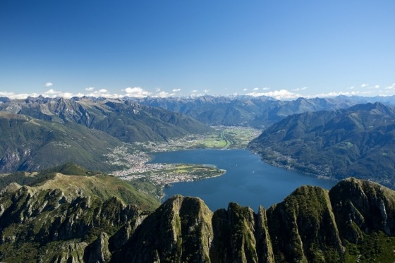 Maggioresøen vinder mere og mere frem som en perle blandt de norditalienske søer, og det er efter vores mening helt indlysende, for en rejse til Maggioresøen skuffer ikke. Her er bare så smukt, og også her gror palmerne ved søen, alt imens vi har udsigt til sneklædte alpetinder. Det er mageløst og må opleves!