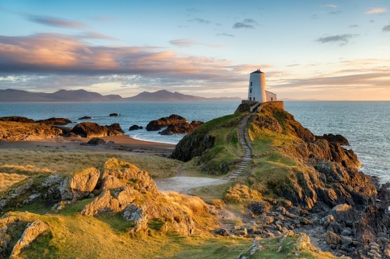 Pulserende Dublin med Guinness, pubber og musik. Vi anbefaler, at du tager med på denne fantastiske rundrejse til den grønne og smilende ø, Irland, der er så utrolig rig på kulturminder og fyldt med naturoplevelser